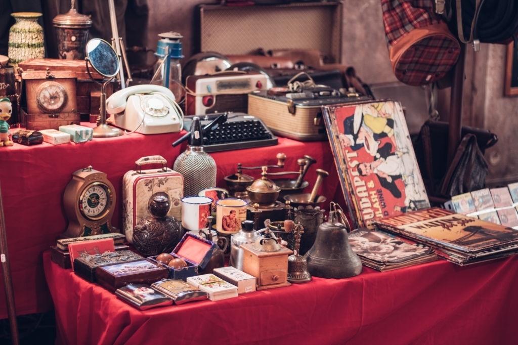 How We Help Families Navigate the Value of Antiques and Estates with Confidence